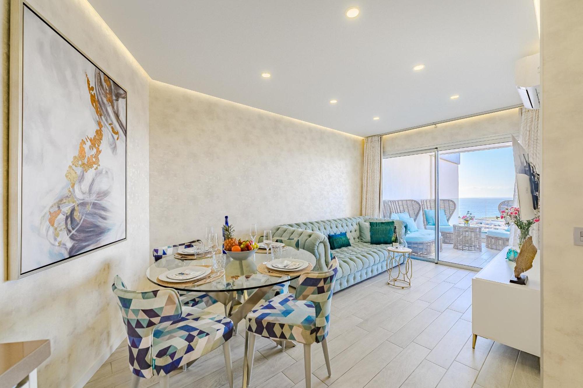 Sunset Bliss Penthouse Apartment *